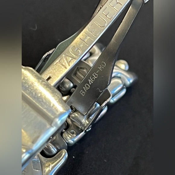 Tag Heuer Vintage Silver Gray Women’s
Watch - Picture 4 of 13